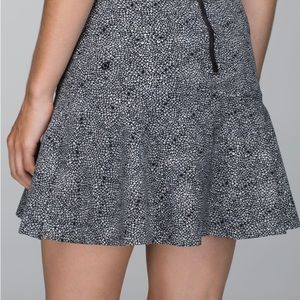 Lululemon Get It On Skirt Plush Petal Black Ghost / Black high rise